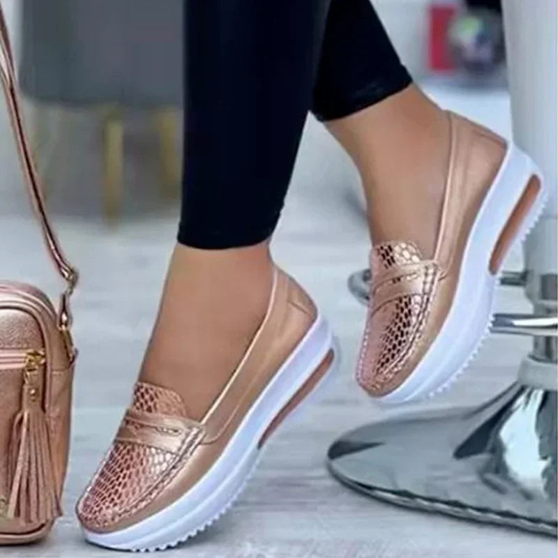 Luxury Designer Women Fashion Loafers Breathable Slip-On Lightweight Woman Sneakers 2