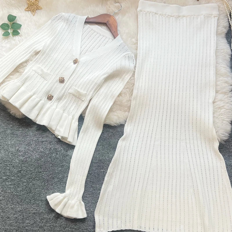 Elegant Ruffled Knit Maxi Dress