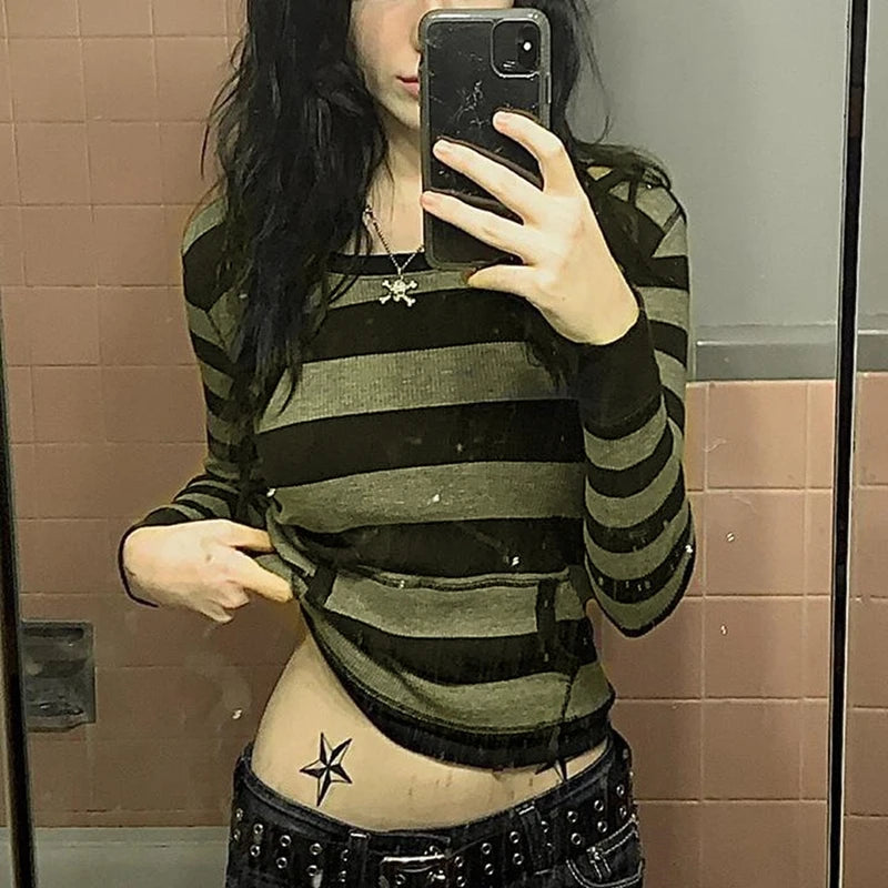 Dark-Academia-Graphic-Print-T-shirt-E-girl-Gothic-Mall-Goth-Alt-Emo-Crop-Top-Y2K