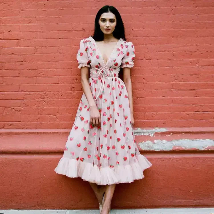 French Style Strawberry Two-tone V-neck Long Dress Sequins Ruffles Fashionable Net Yarn Sleeveless Robe 3