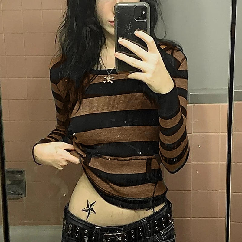 Dark-Academia-Graphic-Print-T-shirt-E-girl-Gothic-Mall-Goth-Alt-Emo-Crop-Top-Y2K