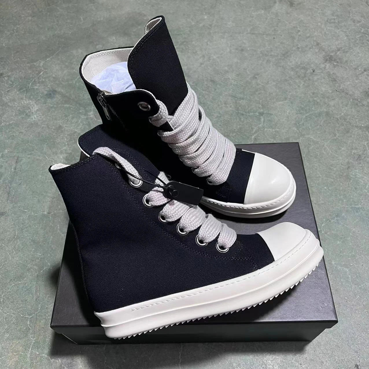 Designer Women Sneaker High Top Jumbo Lace Up Men Shoe Black Luxury Casual Street Canvas Shoe Zip Platform Flat Ankle Boot 6