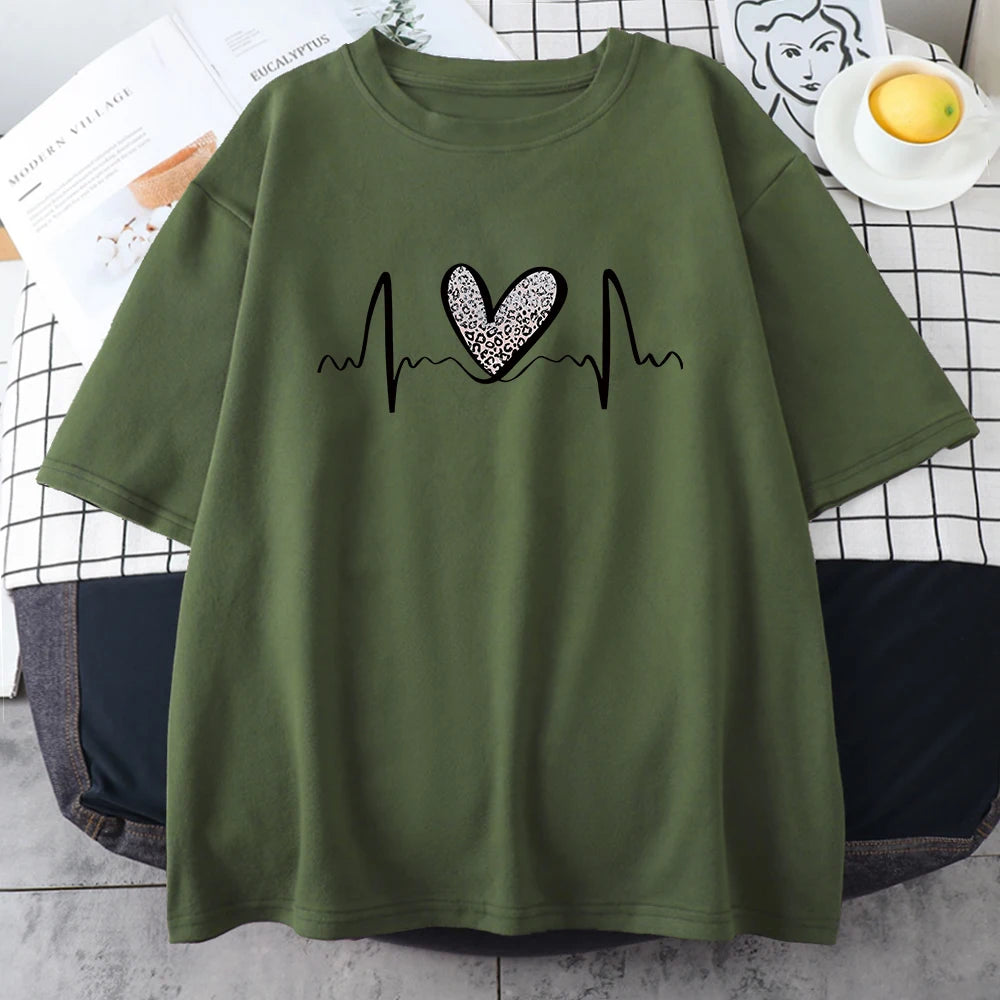 Women’s Leopard Heart Graphic T-Shirt