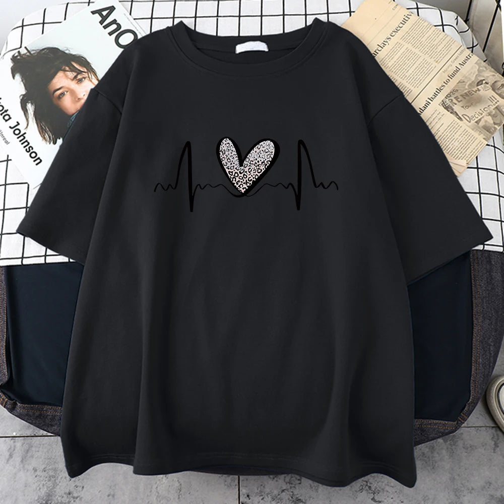 Women’s Leopard Heart Graphic T-Shirt