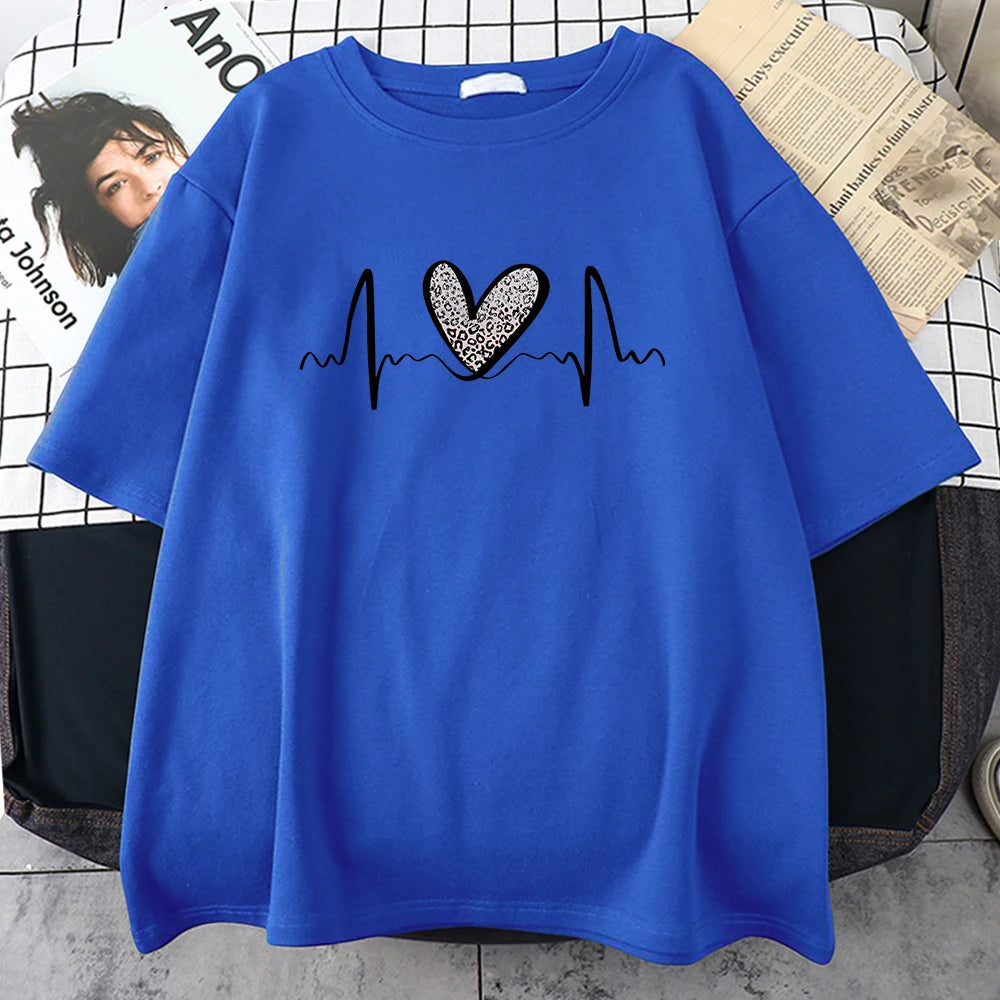 Women’s Leopard Heart Graphic T-Shirt