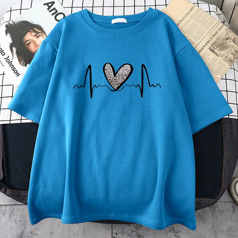 Women’s Leopard Heart Graphic T-Shirt