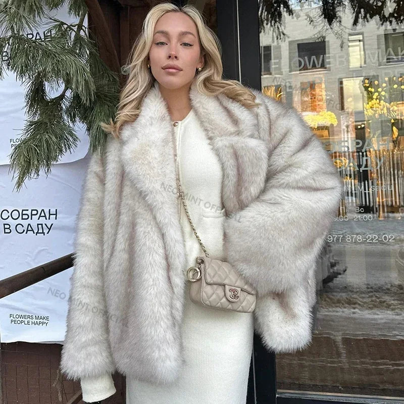 Neo Mint 2024 Winter Ins Hot Fashion Girls Oversized Gradient Fur Coat Women Thick Warm Outerwear Fluffy Faux Fox Fur Jacket 3