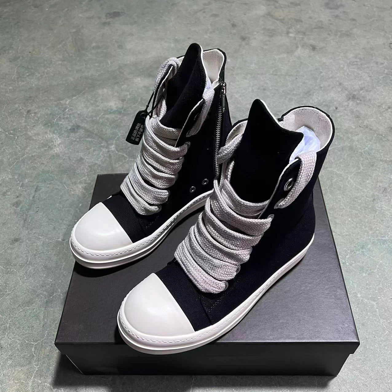 Designer Women Sneaker High Top Jumbo Lace Up Men Shoe Black Luxury Casual Street Canvas Shoe Zip Platform Flat Ankle Boot 4