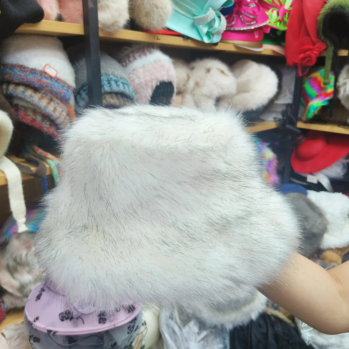 Faux Fur Bucket Hat Hot Warm Imitation Fur Thickened Autumn Winter hat Personality Fishermen Hats for women Bracer Plush hat겨울모자