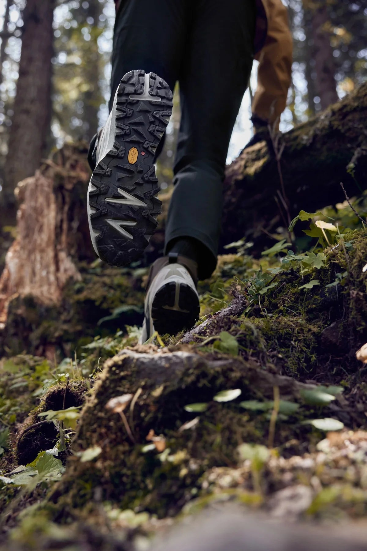 KAILAS KUOCANG Gore-tex  Mid   Waterproof Hiking Shoes For Men Comfortable Vibram Shoes KS2442145