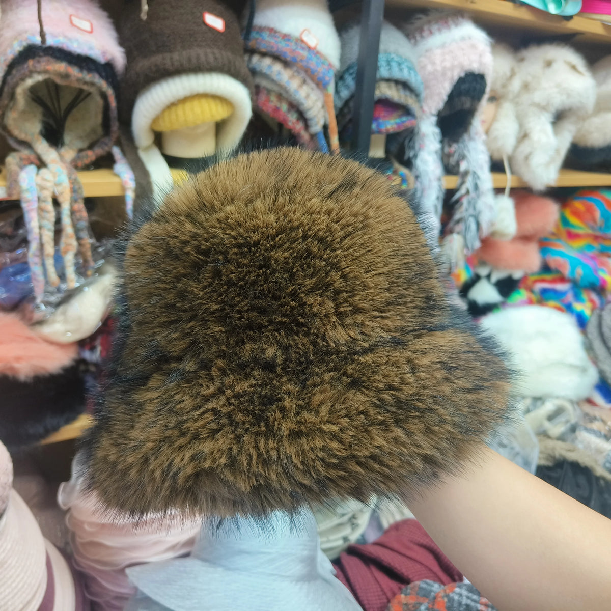 Faux Fur Bucket Hat Hot Warm Imitation Fur Thickened Autumn Winter hat Personality Fishermen Hats for women Bracer Plush hat겨울모자