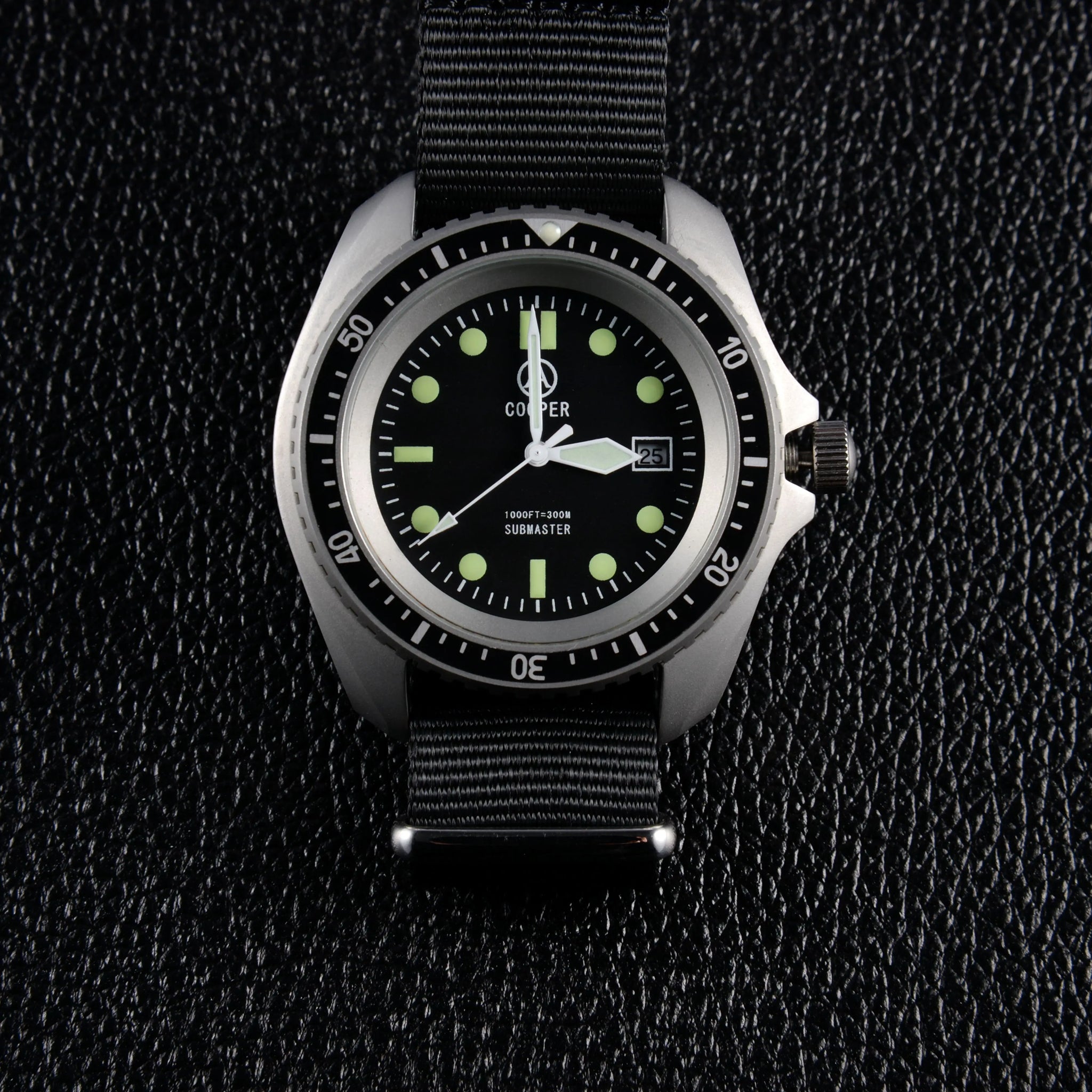 QM UDT Men's Watch  Military Sport Watch Army Green Outdoor Diver Fashion Accessories SM8016C  Japan Movement 300M ATM