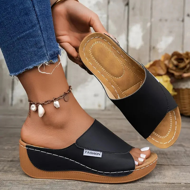 Women Wedge Slippers Summer 2025 New Fashion Slippers Open Toe Breathable Sandals Comfortable Buckle Woman Shoes Slides Women