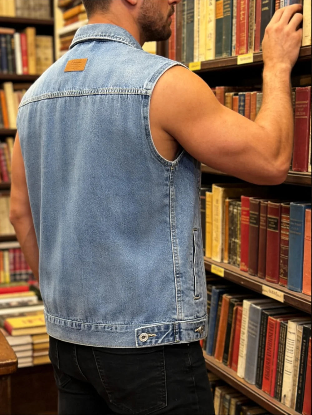 Vintage washed denim vest for men spring and autumn loose workwear sleeveless vest street style versatile layering jacket