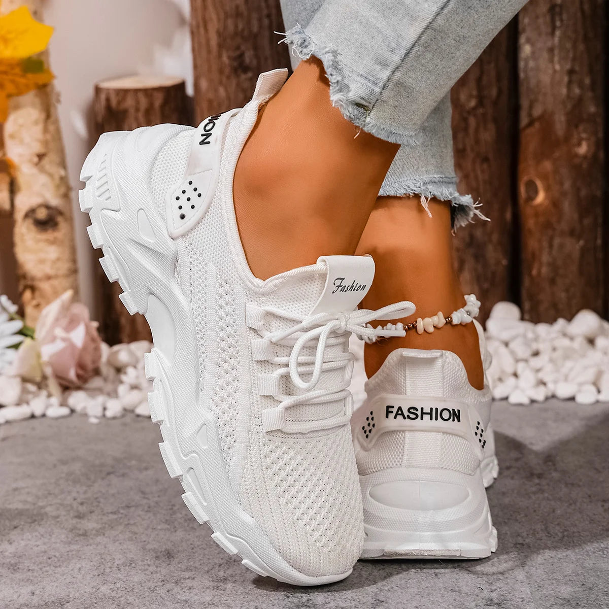 Women’s stylish, breathable, knitted sports shoes for spring and autumn. Casual, lightweight, soft-soled walking shoes