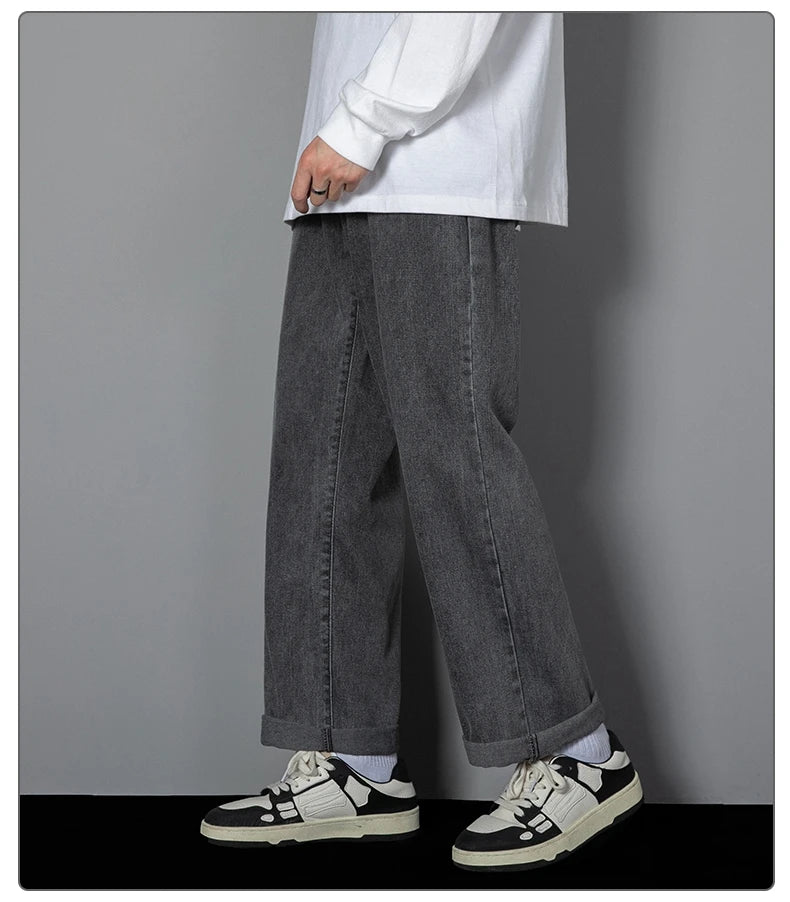Men’s Relaxed Straight-Leg Denim Jeans