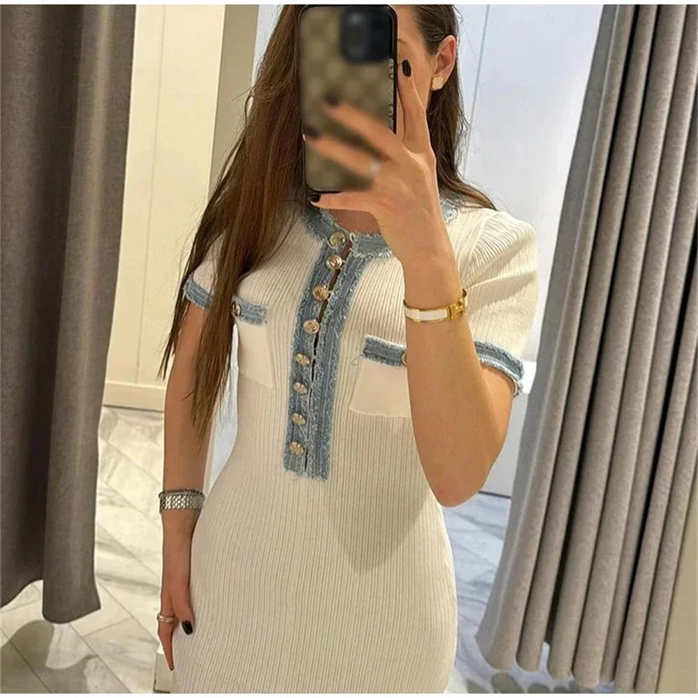 Chic Contrast Knit Maxi Dress