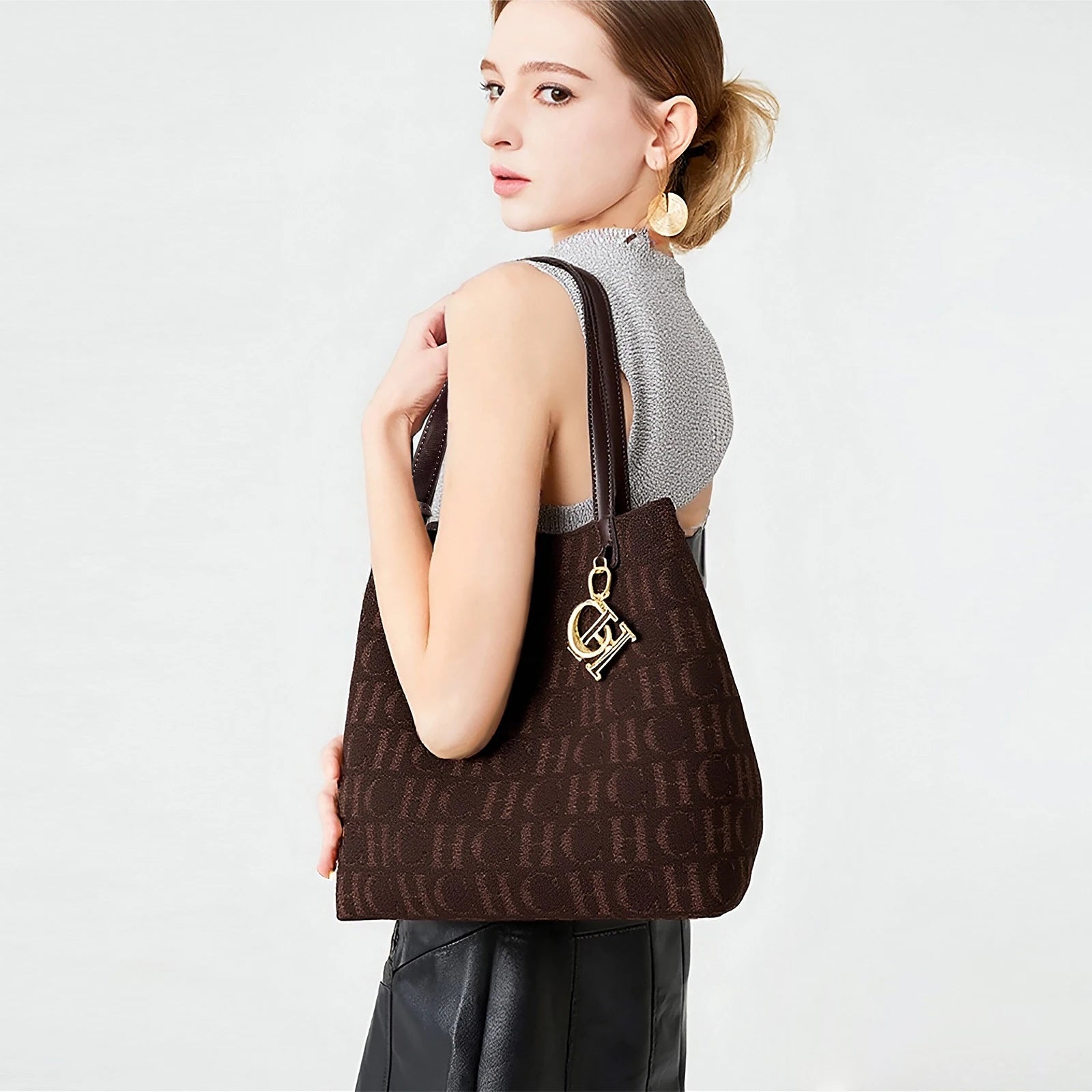 Trendy Solid-Color Women's Bucket Bag - Large Capacity Letter Print Design with Detachable Strap  Inner Card Pockets