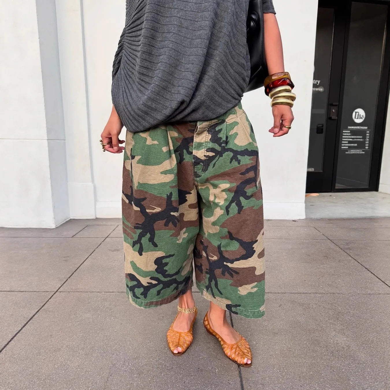 Women's Camo Wide-Leg Streetwear Trousers - High-Waist Vintage Cargo Capris