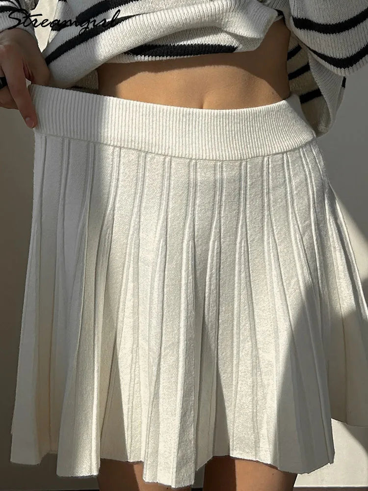Elegant Knit Pleated Mini Skirt for Women