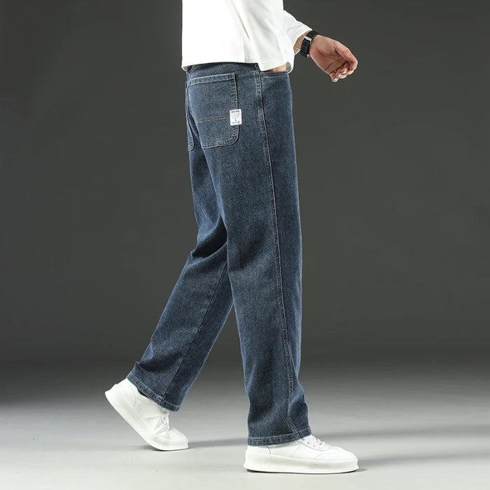 Men’s Relaxed Wide-Leg Stretch Jeans