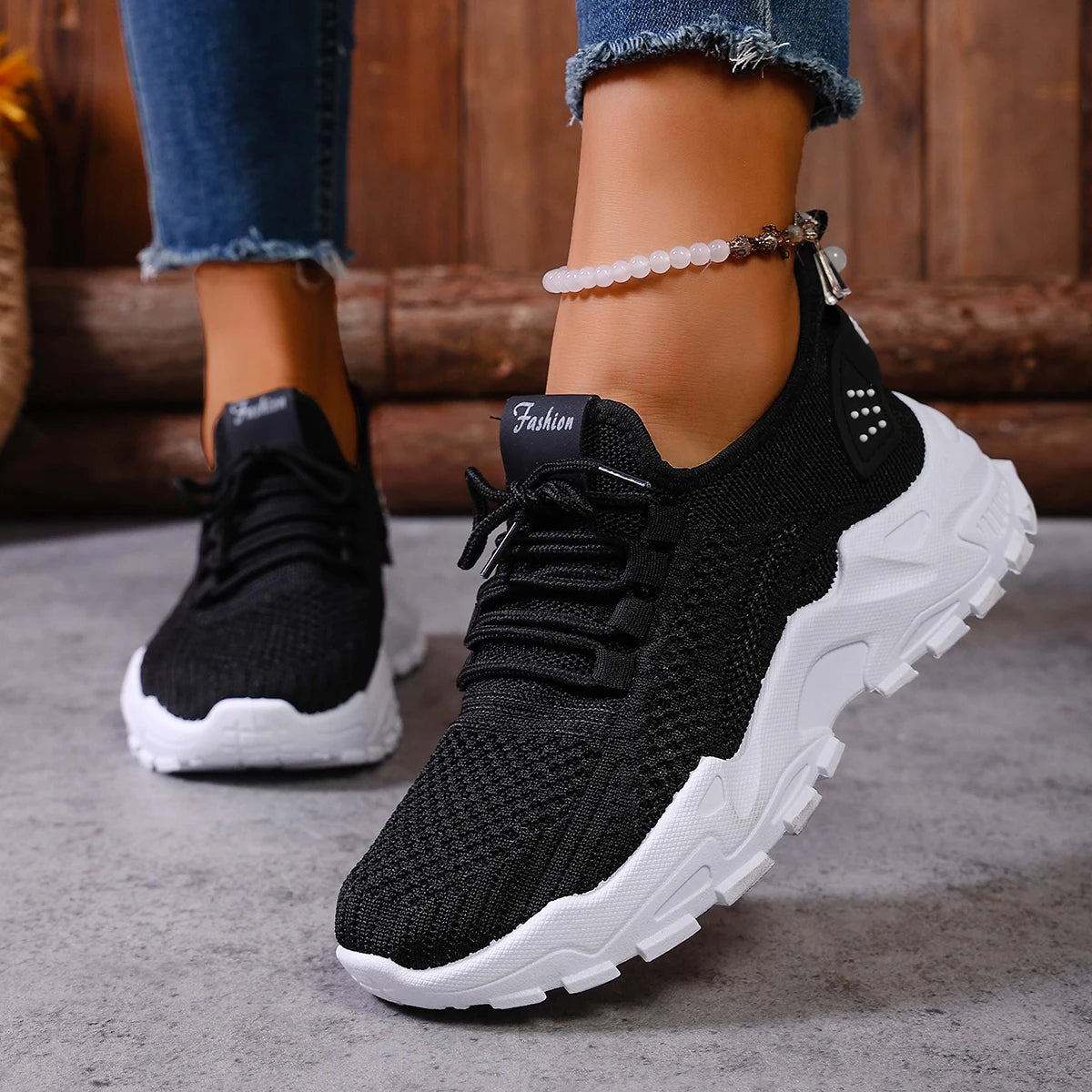 Women’s stylish, breathable, knitted sports shoes for spring and autumn. Casual, lightweight, soft-soled walking shoes