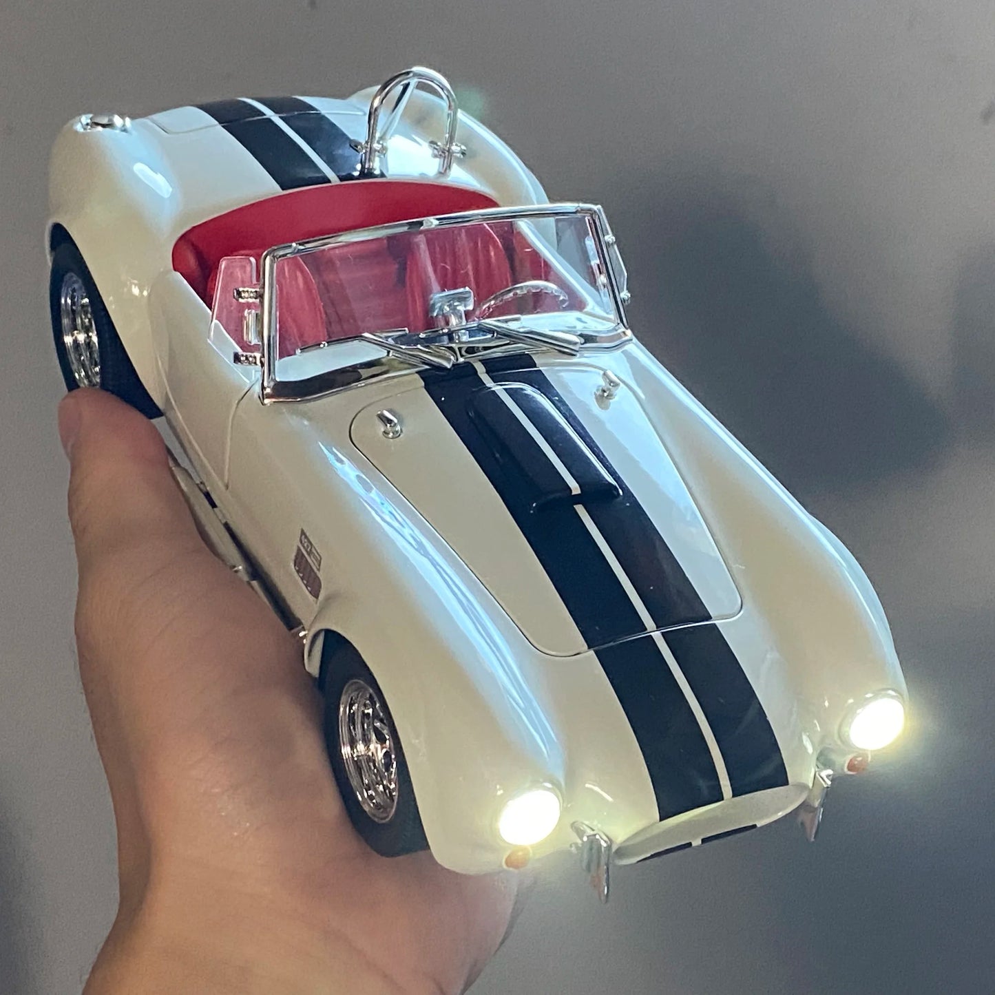 1:24 Ford Shelby Cobra 427 Roadster 1965 Diecast Model Car
