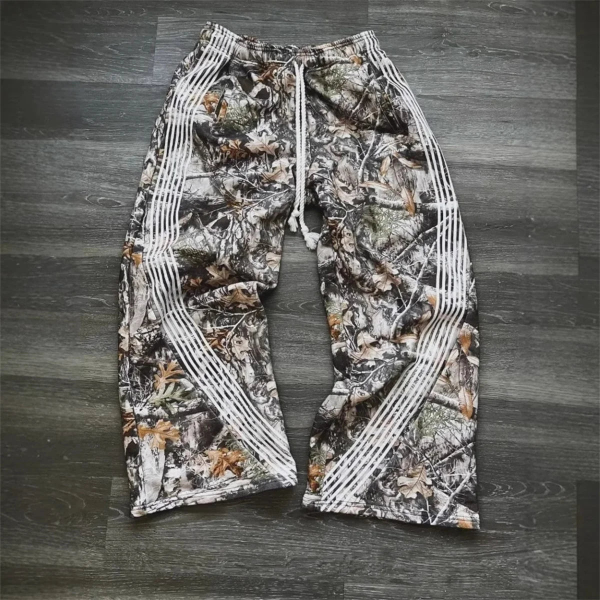 Y2K Camo Cargo Pants – Relaxed Drawstring Joggers