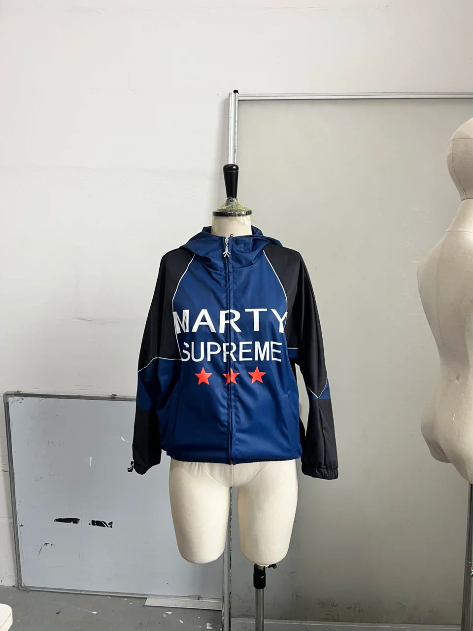 Women's Lightweight Hooded Jacket with Star Graphic