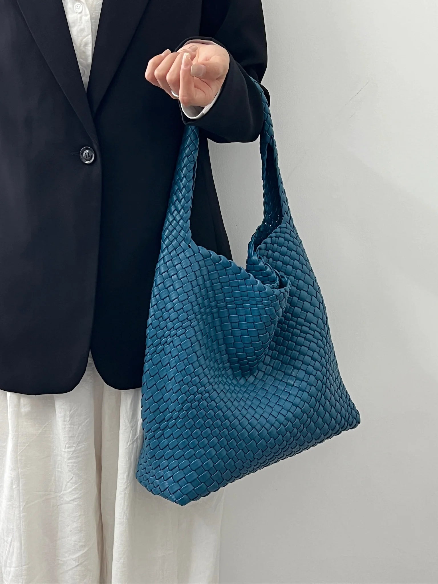 Shoulder bag Woven Bag for Women Europe and the United States popular PU leather soft fabric women underarm bag