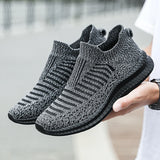 2026 Breathable Men Casual Shoes Lightweight Outdoor Male Walking Shoes Anti-slip Men's Sneakers Slip on Flats Vulcanized Shoes