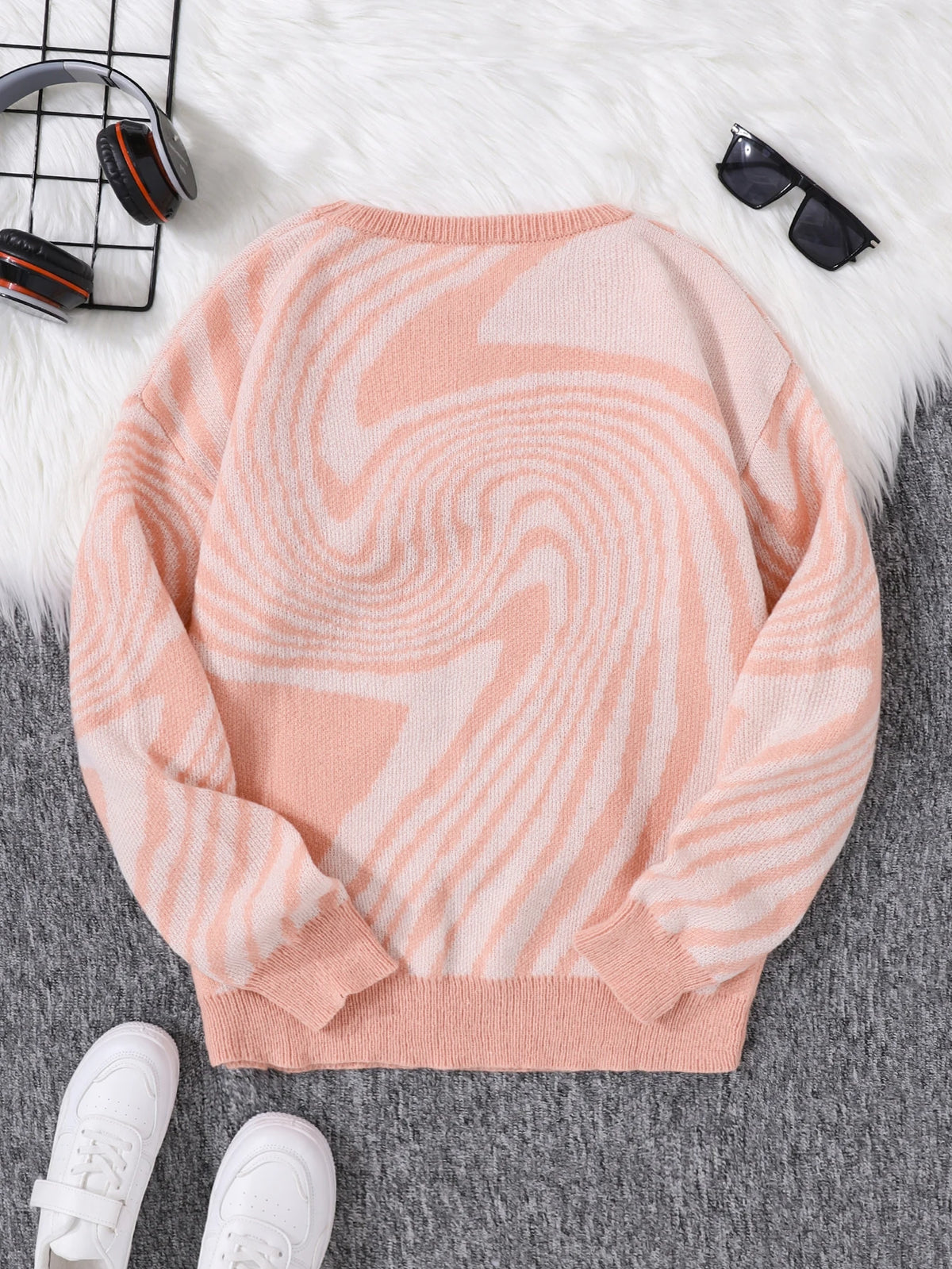 Men’s Contrast Maze Jacquard Crewneck Sweater