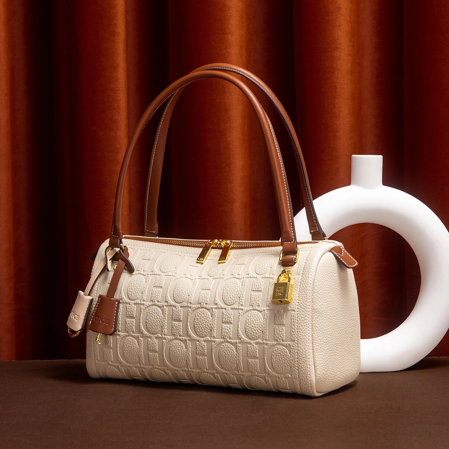 Fashion Classic Women's Boston Bag Autumn Winter New Collection 2025 Letter Design Shoulder Bag Texture Shoulder Bag