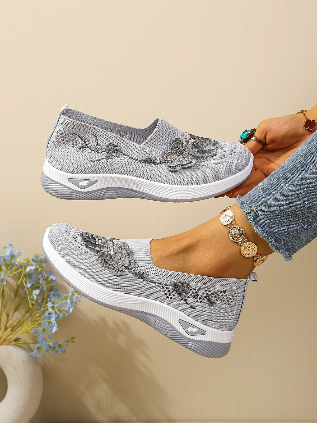Comfort Women Closed Toe Mules Sandals Floral Embroidery Hollow Mesh Slip On Wedge Platform Lightweight Daily Walkin Lady Shoes