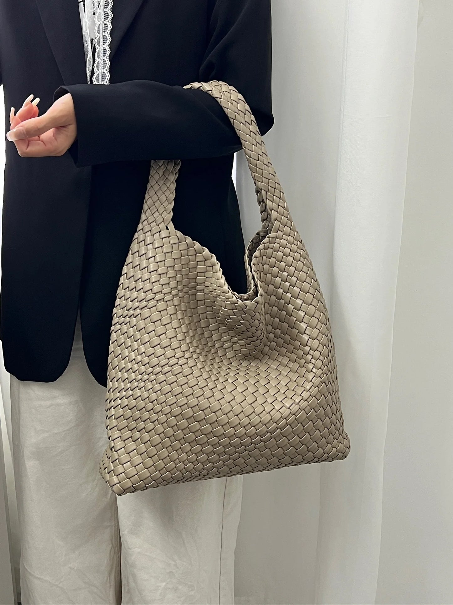 Shoulder bag Woven Bag for Women Europe and the United States popular PU leather soft fabric women underarm bag