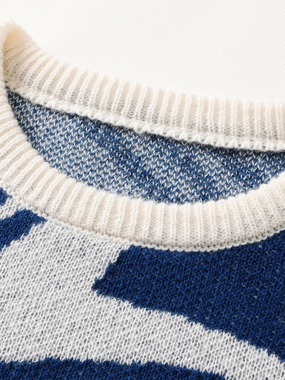 Men’s Contrast Maze Jacquard Crewneck Sweater