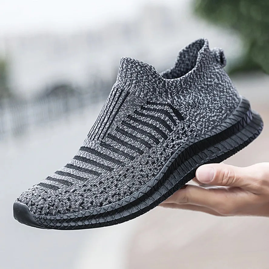 2026 Breathable Men Casual Shoes Lightweight Outdoor Male Walking Shoes Anti-slip Men's Sneakers Slip on Flats Vulcanized Shoes