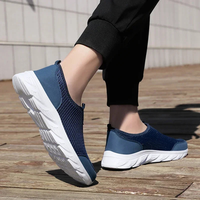 New Running Shoes for Men Breathable Sports Shoes Light Weight Fashion Summer Mesh Breathable Sneakers for Men Plus Size 38-47