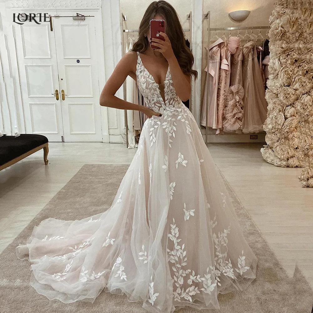 Boho Lace Elegant Wedding Dresses Low-Cut V-Neck Applique Bride Gowns Princess Spaghetti Strap Bridal Gown PartyCustomized