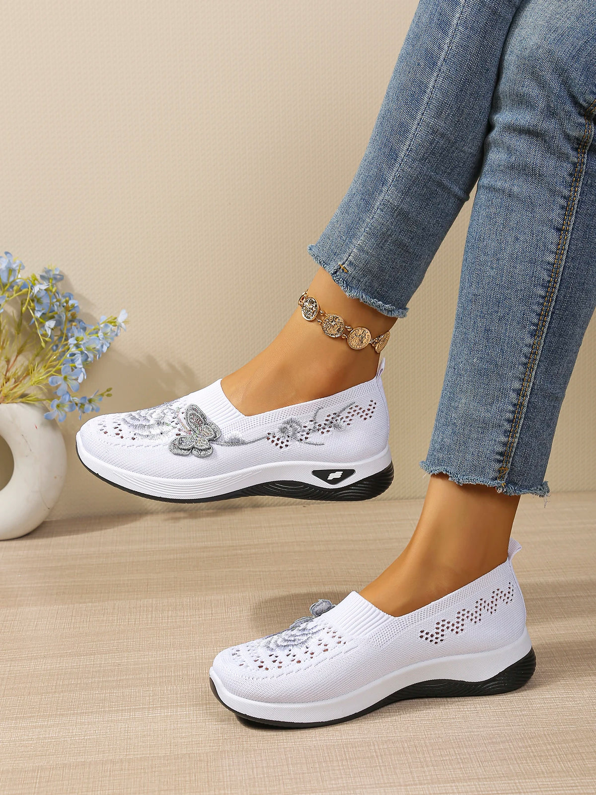 Comfort Women Closed Toe Mules Sandals Floral Embroidery Hollow Mesh Slip On Wedge Platform Lightweight Daily Walkin Lady Shoes
