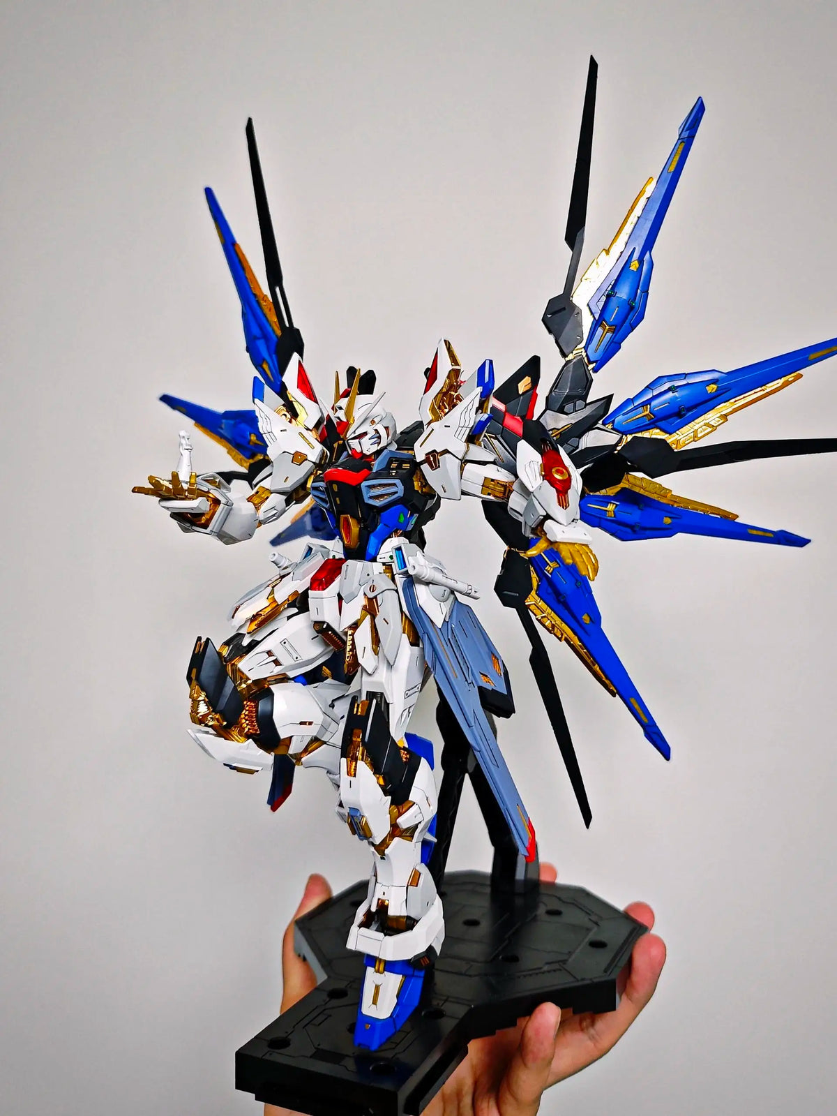 New CHANGLONG Model 7701 Mgex Zgmf-X20a Strike Freedom Plastic Skeleton Kits Anime Action Figure Robot Plastic Model Gifts Toys