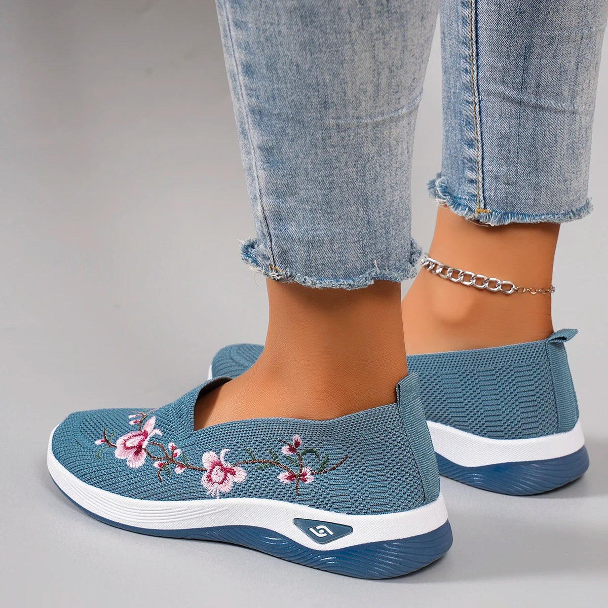 Women's Breathable Mesh Flat Sneakers — Lightweight Slip-On Casual Shoes