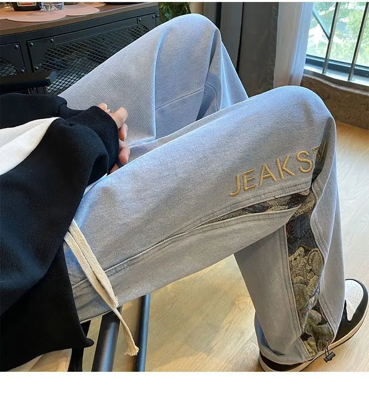 Men’s Bear Embroidered Wide-Leg Jeans