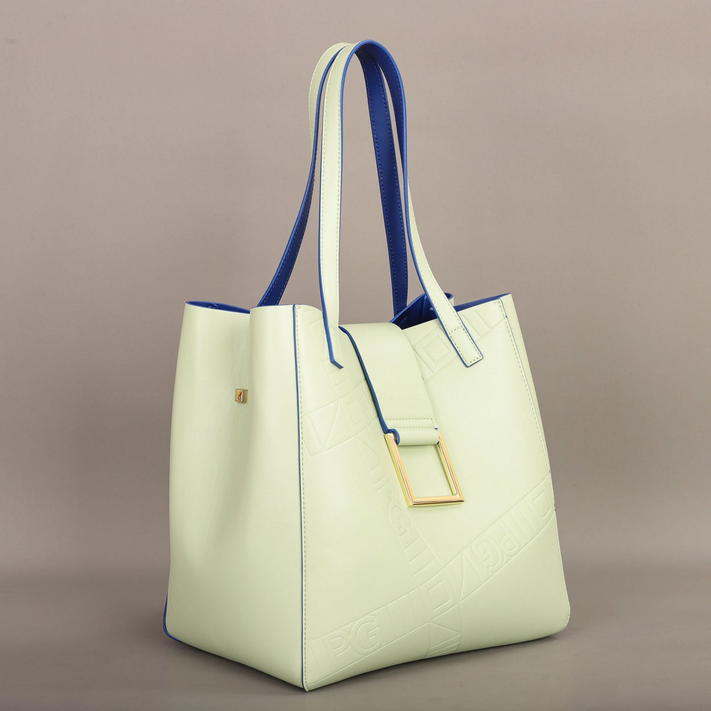 Elegant Leather Bucket Bag