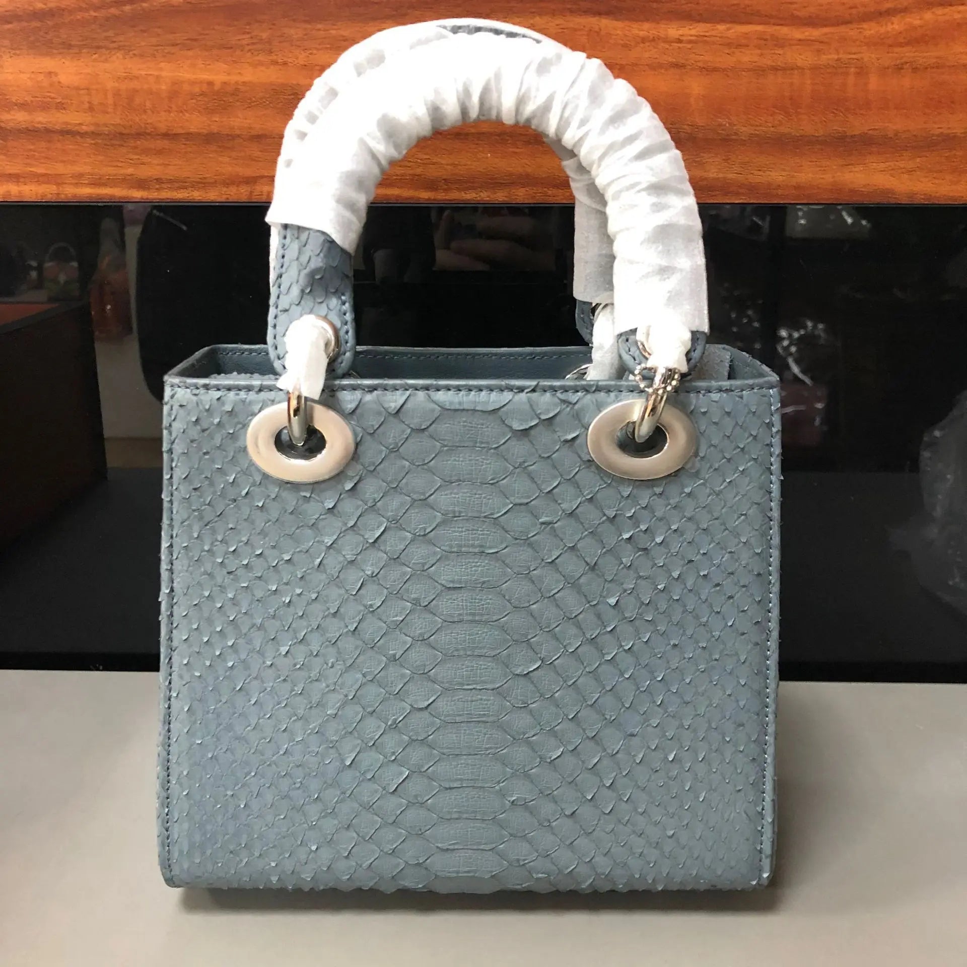 Women's Genuine Leather Snakeskin Crossbody Shoulder Bag