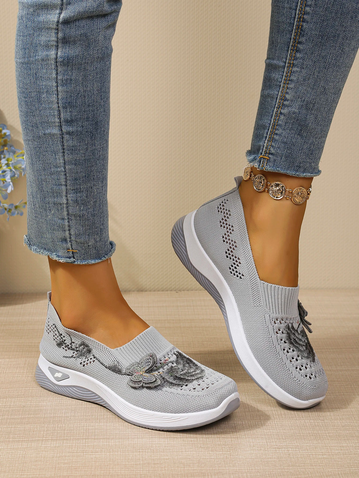 Comfort Women Closed Toe Mules Sandals Floral Embroidery Hollow Mesh Slip On Wedge Platform Lightweight Daily Walkin Lady Shoes