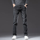 Men’s Classic Straight-Leg Stretch Jeans