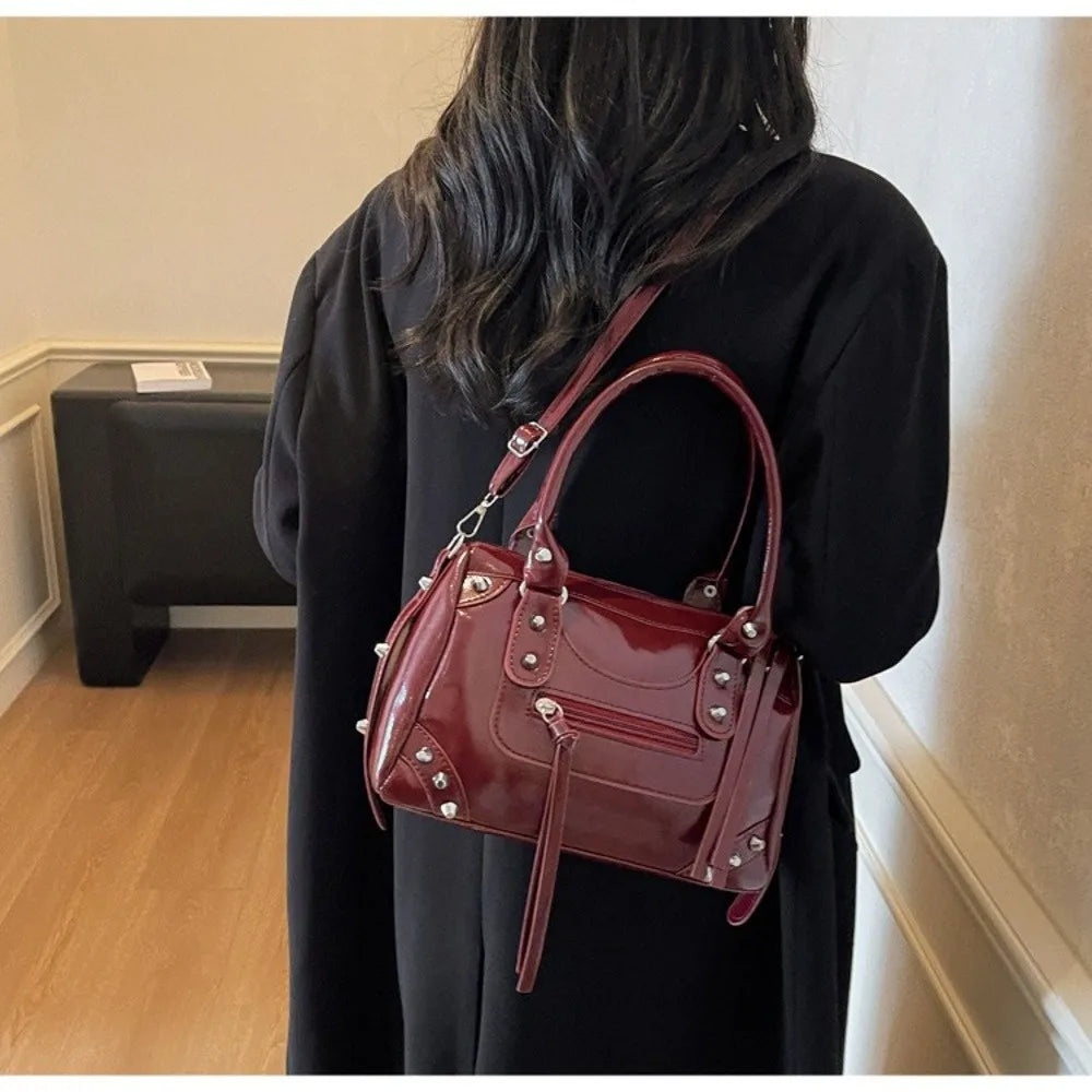 Vintage Rivets Pillow Bag Large Capacity Zipper Single Shoulder Bag Top Handle Patent Leather Crossbody Women's Bag Women