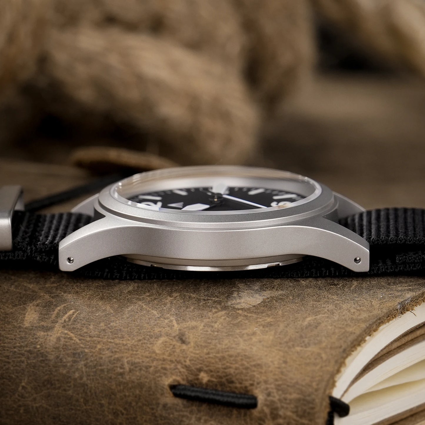 Militado ML05 Quartz Watch Sword-shaped Hands VH31 Sweep Movement Military Field Watch Sapphire Waterproof Luminous Watches