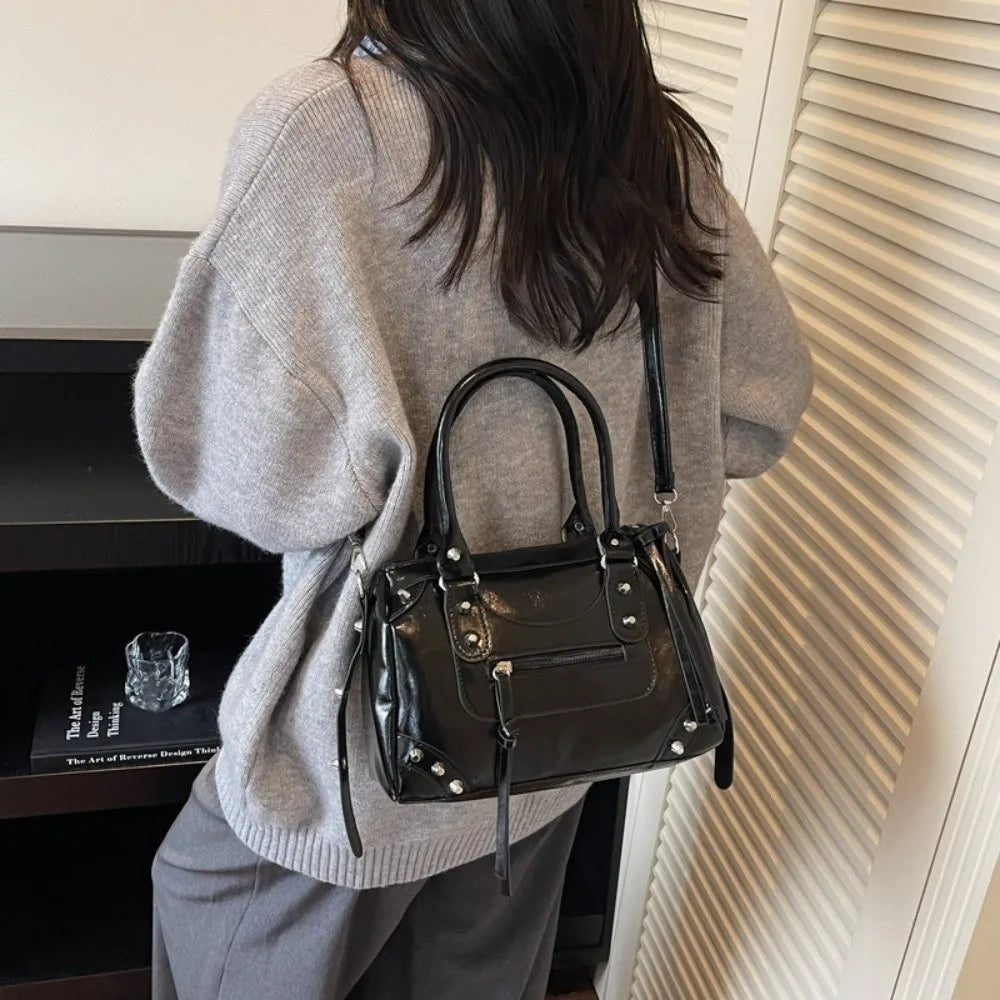 Vintage Rivets Pillow Bag Large Capacity Zipper Single Shoulder Bag Top Handle Patent Leather Crossbody Women's Bag Women